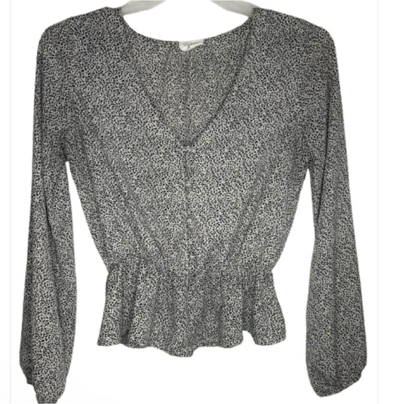 Sienna Sky Peplum Long Sleeve Blouse, Size Small - Picture 3 of 7